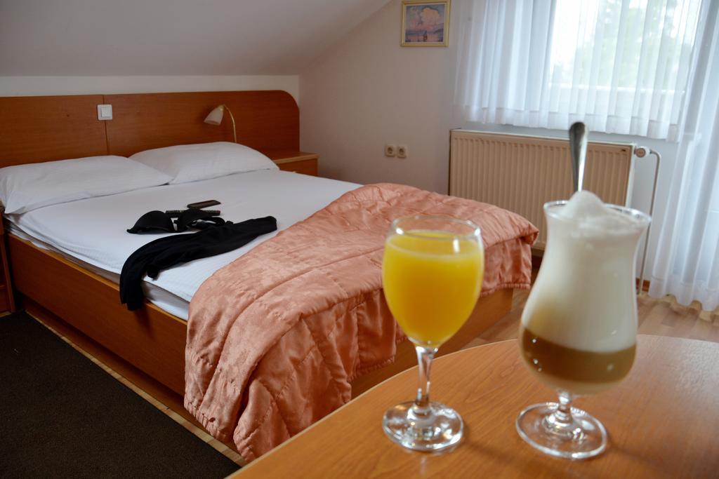 Guesthouse Bajc Vrhnika Kamer foto